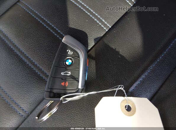 3MW5U9J0XM8B60666 2021 BMW M3 White Vista del salpicadero