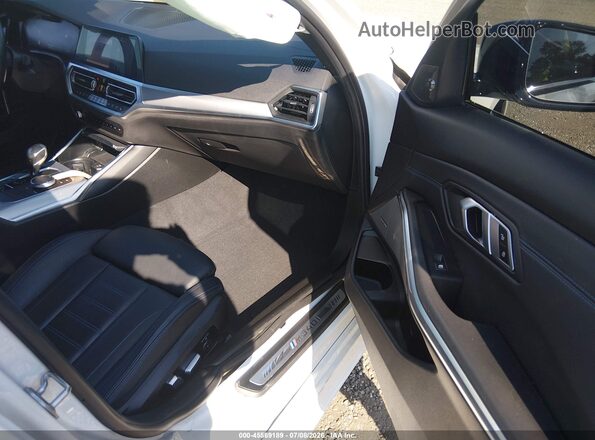 3MW5U9J0XM8B60666 2021 BMW M3 White Vista interior delantera