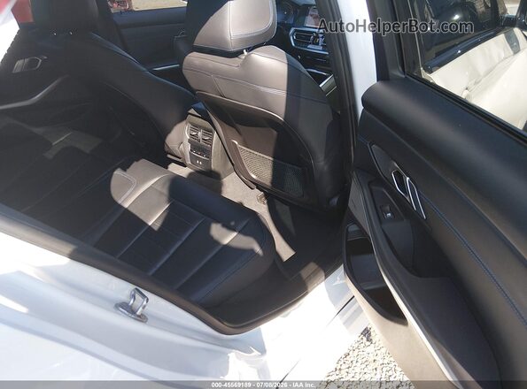 3MW5U9J0XM8B60666 2021 BMW M3 White Vista de la etiqueta del VIN