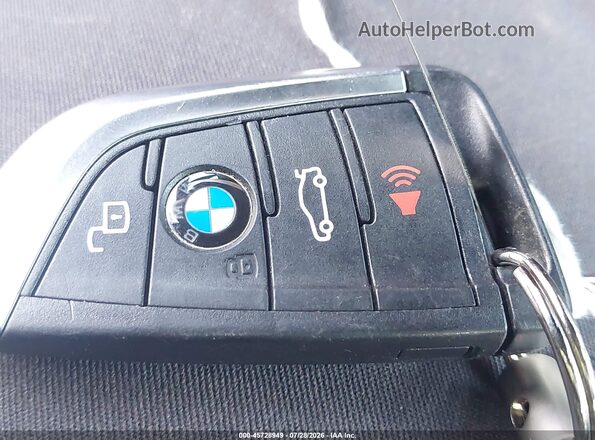 3MW69FF05P8D31583 2023 BMW 3 SERIES Red Widok deski rozdzielczej