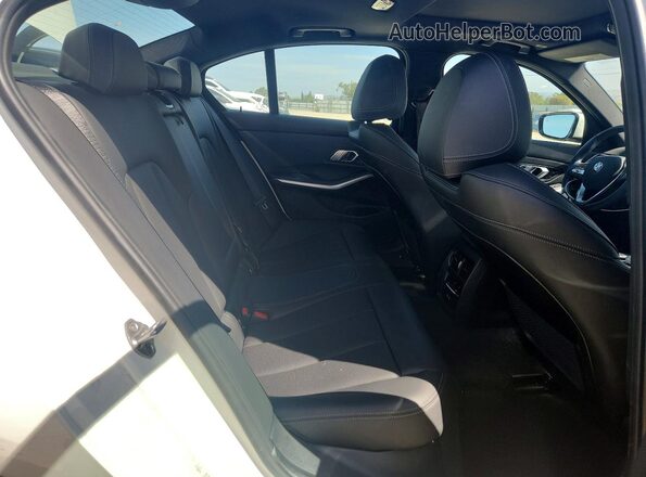 3MW69FF07P8D28832 2023 BMW 3 SERIES White Rear seats view