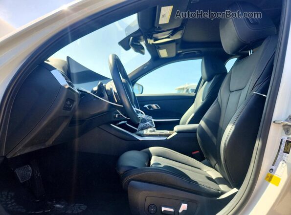 3MW69FF07P8D28832 2023 BMW 3 SERIES White Front interior view
