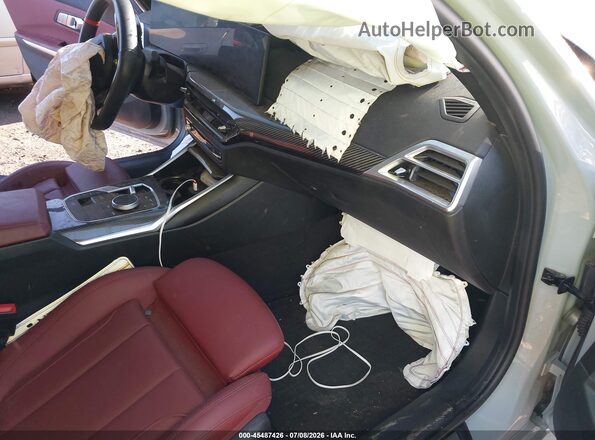3MW69FT00S8F47371 2025 BMW M3 Gray Widok wnętrza z przodu