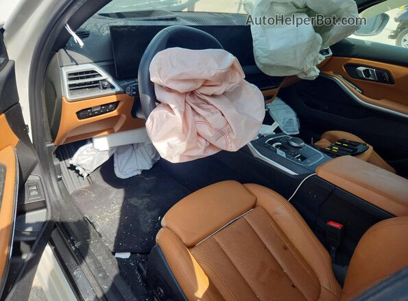 3MW89CW00T8G10165 2026 BMW 3 SERIES White Vista del salpicadero