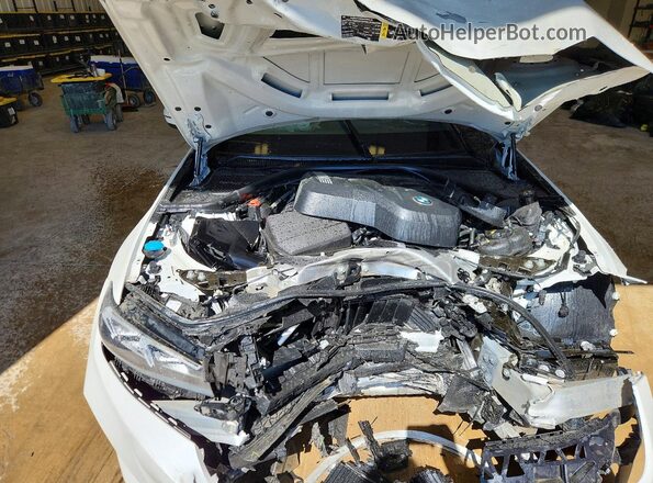 3MW89CW00T8G10165 2026 BMW 3 SERIES White Vista interior trasera