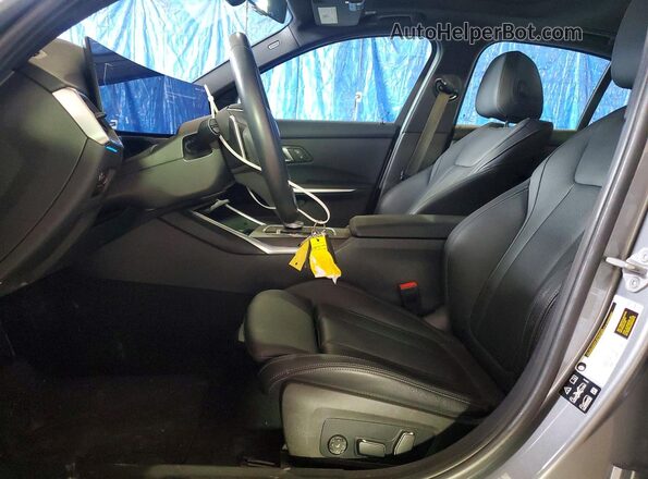3MW89FF06R8E14211 2024 BMW 3 SERIES Gray Widok wnętrza z przodu