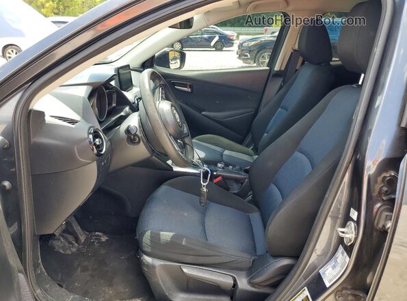 3MYDLBJV1LY706582 2020 TOYOTA YARIS Gray Vista interior delantera