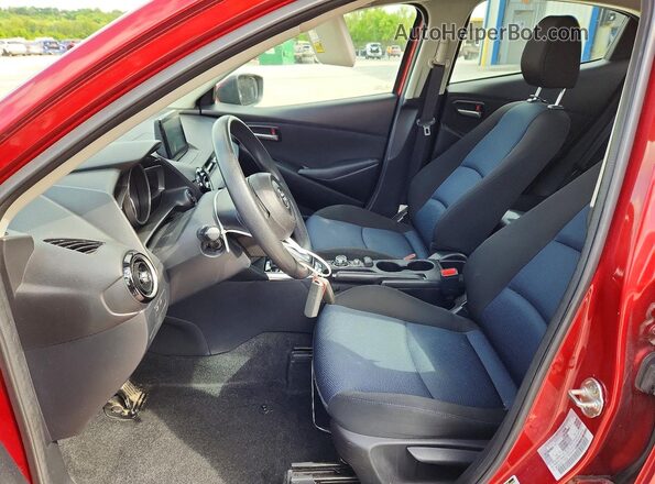 3MYDLBJV2LY716702 2020 TOYOTA YARIS Red Вид салону спереду