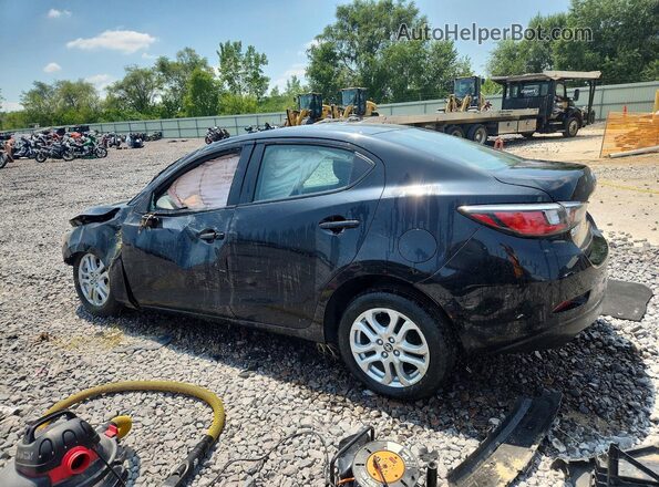 3MYDLBYV0HY167336 2017 TOYOTA YARIS Черный Задняя левая четверть