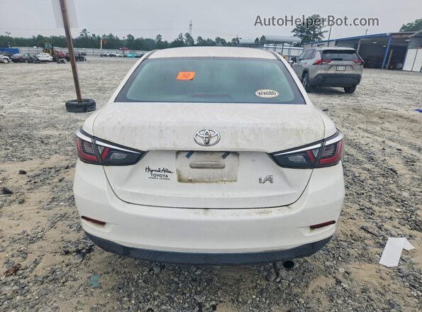 3MYDLBYV0HY168891 2017 TOYOTA YARIS White Vista trasera