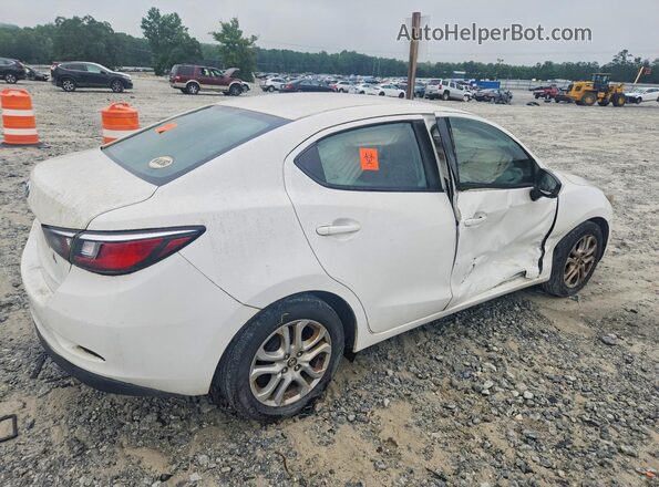3MYDLBYV0HY168891 2017 TOYOTA YARIS White Trasero derecho