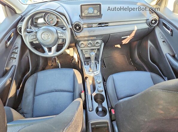 3MYDLBYV0HY176036 2017 TOYOTA YARIS Blue Dashboard view