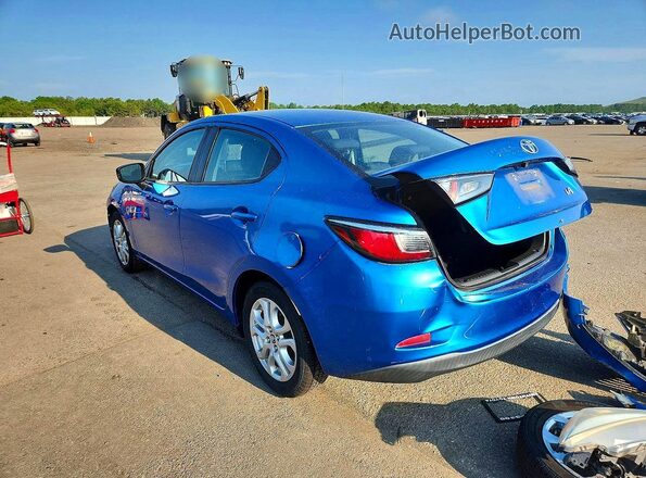 3MYDLBYV0HY176036 2017 TOYOTA YARIS Blue Rear left