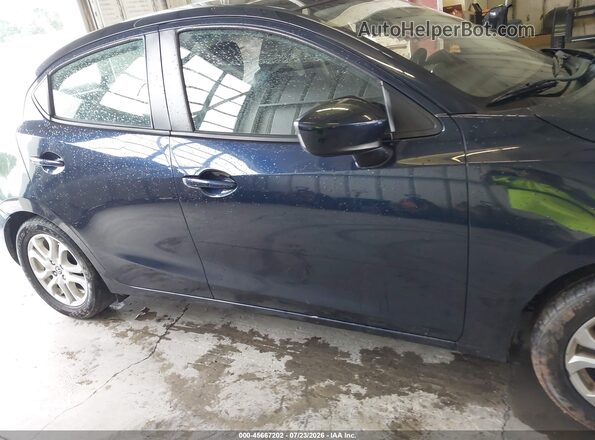 3MYDLBYV0HY191393 2017 TOYOTA YARIS IA Dark Blue Սալոնի հետևի տեսք