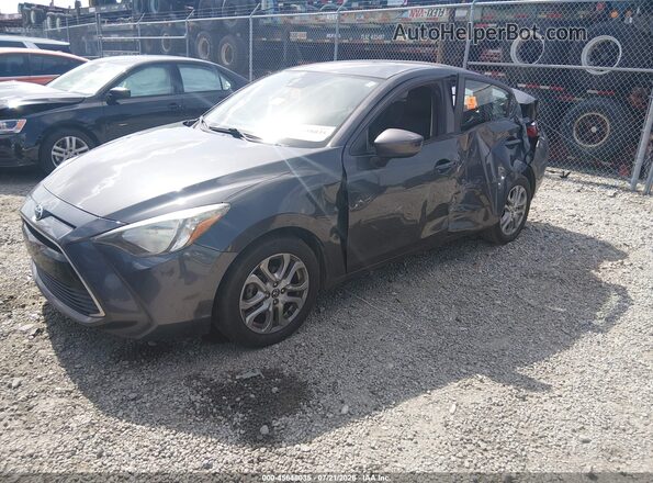 3MYDLBYV0HY194939 2017 TOYOTA YARIS IA Gray Vista tres cuartos delantera izquierda