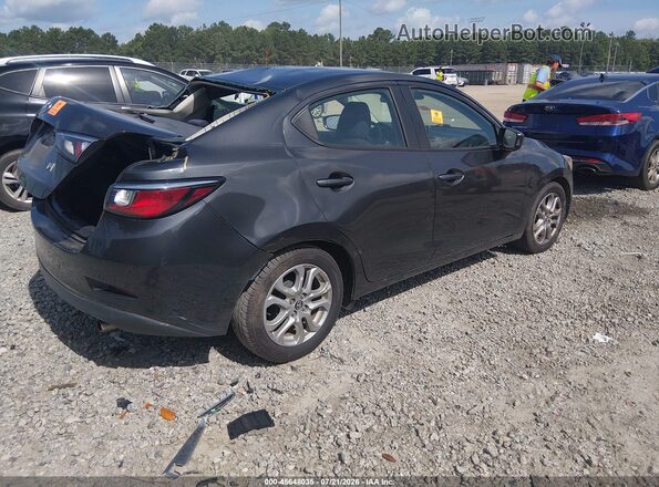 3MYDLBYV0HY194939 2017 TOYOTA YARIS IA Gray Trasero derecho