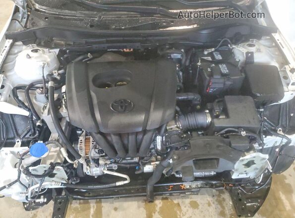 3MYDLBYV0JY311568 2018 TOYOTA YARIS White Rear interior view