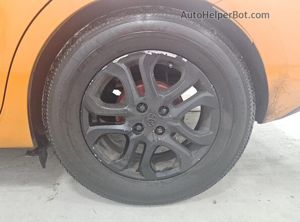 3MYDLBYV0JY323185 2018 TOYOTA YARIS Orange 