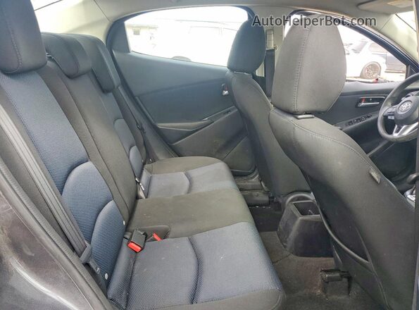 3MYDLBYV0JY329956 2018 TOYOTA YARIS Gray უკანა სავარძლების ხედი