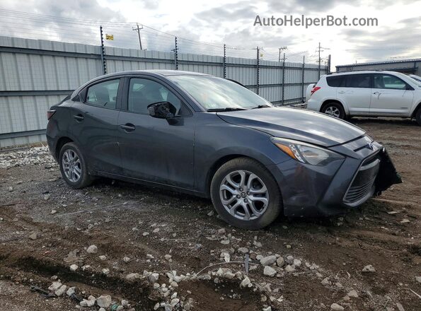 3MYDLBYV0JY329956 2018 TOYOTA YARIS Gray წინა მარჯვენა