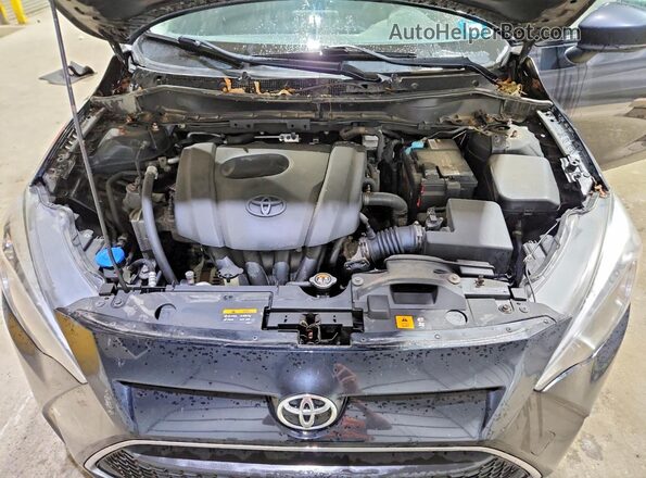 3MYDLBYV0KY503624 2019 TOYOTA YARIS Black Rear interior view
