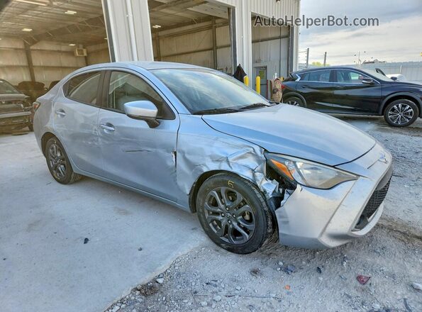3MYDLBYV0KY508886 2019 TOYOTA YARIS Silver Առջևի աջ