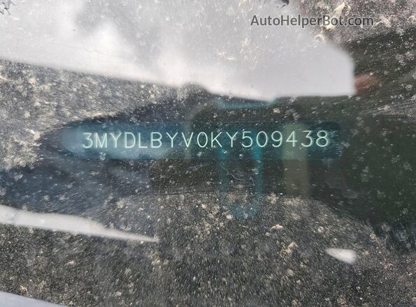 3MYDLBYV0KY509438 2019 TOYOTA YARIS Blue ძრავის განყოფილების ხედი