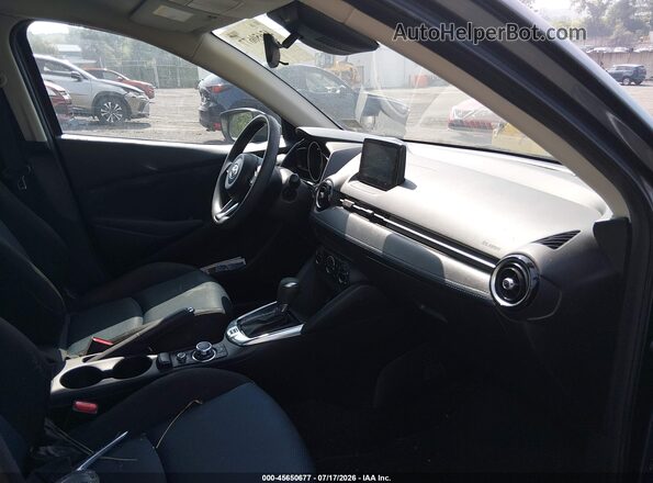3MYDLBYV0KY517622 2019 TOYOTA YARIS Gray Vista interior delantera