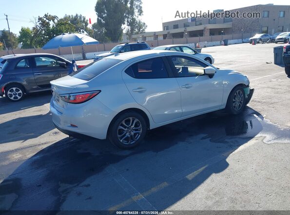 3MYDLBYV0KY521654 2019 TOYOTA YARIS Бирюзовый Задняя правая четверть