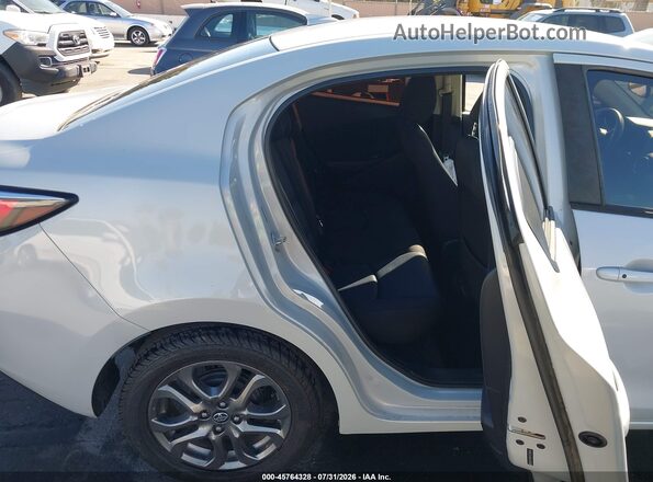 3MYDLBYV0KY521654 2019 TOYOTA YARIS Бирюзовый Вид наклейки с VIN-кодом