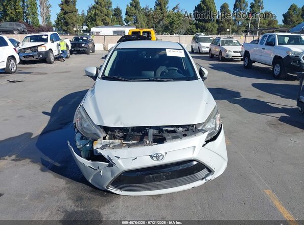 3MYDLBYV0KY521654 2019 TOYOTA YARIS Бирюзовый Вид щитка приборов