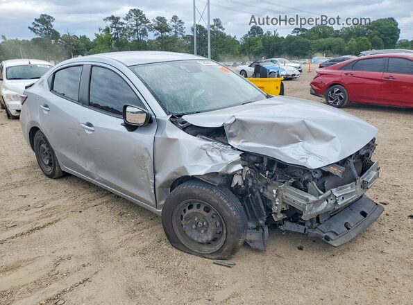 3MYDLBYV0KY528670 2019 TOYOTA YARIS Gray Առջևի աջ