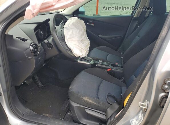 3MYDLBYV0KY528670 2019 TOYOTA YARIS Gray Սալոնի դիմացի տեսք