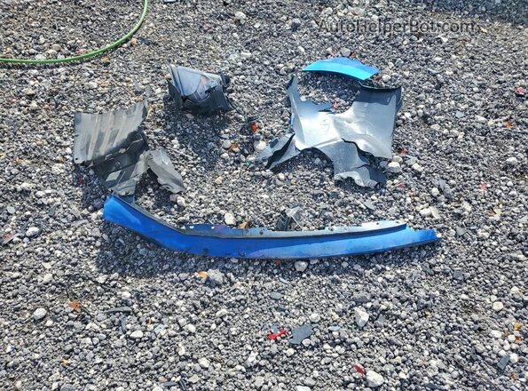 3MYDLBYV0LY711682 2020 TOYOTA YARIS Blue ძრავის განყოფილების ხედი