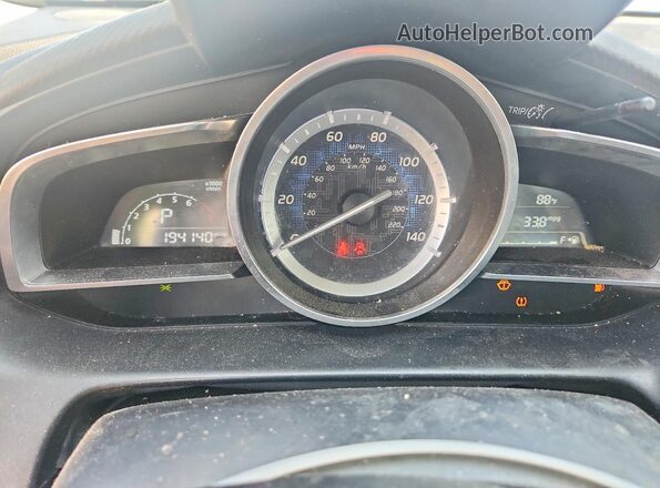 3MYDLBYV1HY183691 2017 TOYOTA YARIS Red ხელსაწყოთა პანელის ხედი
