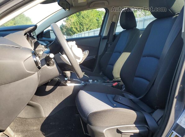 3MYDLBYV1HY193427 2017 TOYOTA YARIS Серый Вид салона спереди