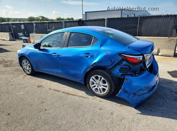 3MYDLBYV1JY302040 2018 TOYOTA YARIS Синий Задняя левая четверть
