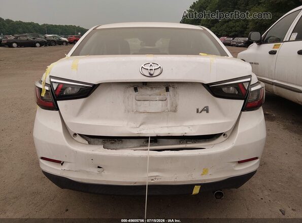 3MYDLBYV1JY310865 2018 TOYOTA YARIS IA White 