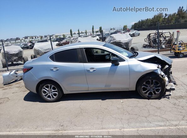 3MYDLBYV1JY321672 2018 TOYOTA YARIS IA Silver 