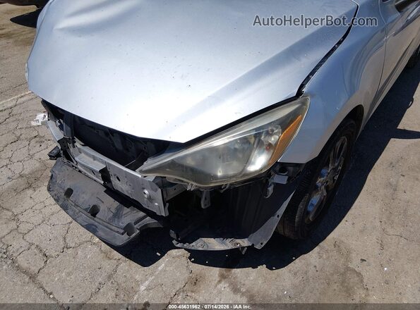 3MYDLBYV1JY321672 2018 TOYOTA YARIS IA Silver Սալոնի 360 աստիճան տեսք