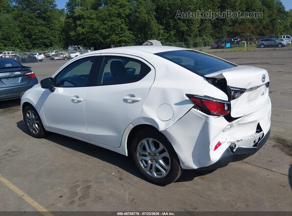 3MYDLBYV1JY329304 2018 TOYOTA YARIS IA White Rear left
