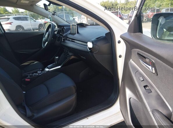3MYDLBYV1JY329304 2018 TOYOTA YARIS IA White Front interior view