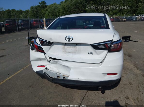 3MYDLBYV1JY329304 2018 TOYOTA YARIS IA White 