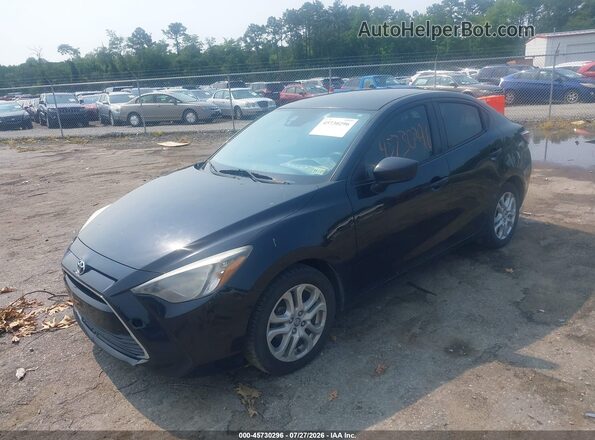 3MYDLBYV2HY156113 2017 TOYOTA YARIS IA Black Առջևի ձախ երեք քառորդ տեսարան