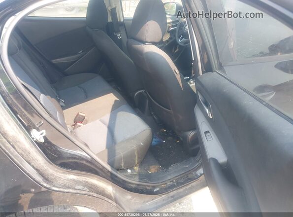 3MYDLBYV2HY156113 2017 TOYOTA YARIS IA Black VIN կոդի պիտակի տեսք