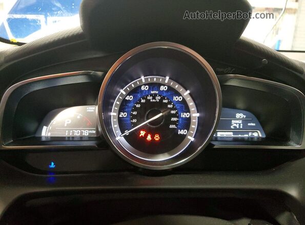 3MYDLBYV2HY158783 2017 TOYOTA YARIS Blue ხელსაწყოთა პანელის ხედი