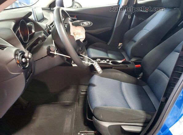3MYDLBYV2HY158783 2017 TOYOTA YARIS Blue წინა სალონის ხედი
