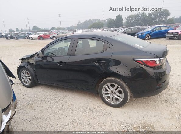3MYDLBYV2HY168469 2017 TOYOTA YARIS IA Black Widok wnętrza 360 stopni