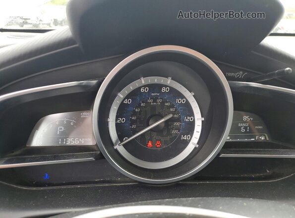 3MYDLBYV2JY322457 2018 TOYOTA YARIS Silver Vista del cuadro de instrumentos