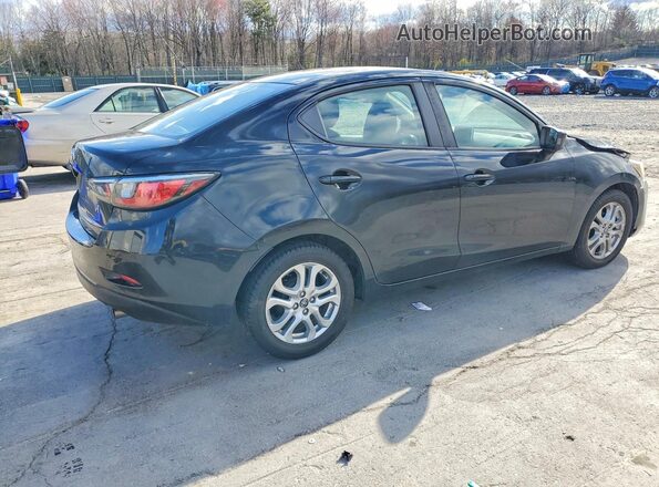 3MYDLBYV2JY324547 2018 TOYOTA YARIS Black Задня права чверть